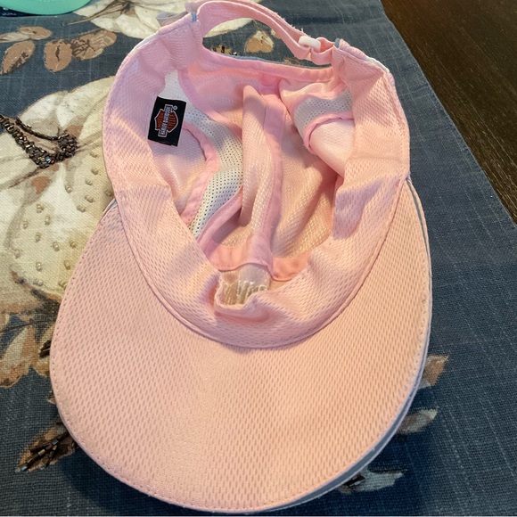 Harley Davidson pale pink & white lightweight soft mesh ballcap - Picture 5 of 7